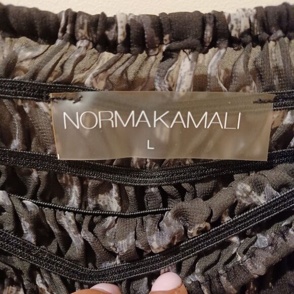 Norma Kamali Black and Gray Leopard Print Joggers - Picture 4 of 7